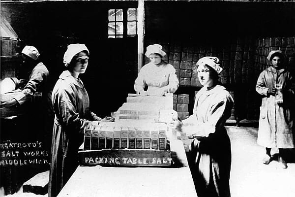 Packing Table Salt. Not all salt was bagged, dairy salt destined for households was packed in containers. Murgatroyd's. Philip Shales © 27. Packing Table Salt. Not all salt was bagged, dairy salt destined for households was packed in containers. Murgatroyd's.JPG