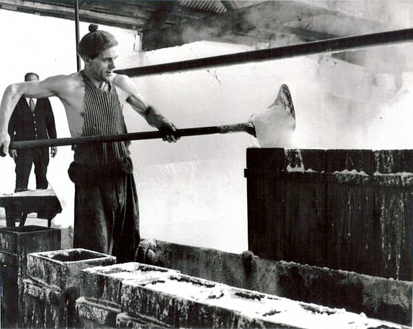 10. Bob Gunther Paech 1965, using a skimmer to scoup the salt into elm tubs. Murgatroyd's.jpg